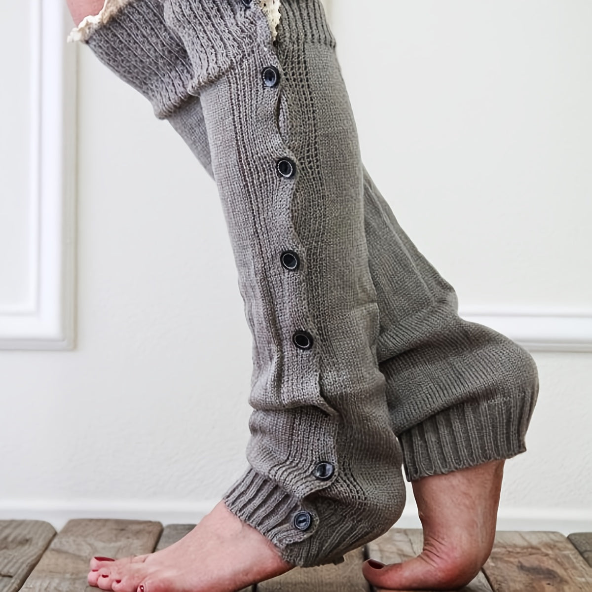 1 pair of lace cold-proof fashion socks, outdoor knee high-elasticity leg-warming pantyhose cover,  Cold Weather Wear, Trendy Legwear, Stylish Hosiery, Stretchable Fabric, Warm Material, Thermal Socks, Kneehigh Socks, Men's Fashion, Outdoor