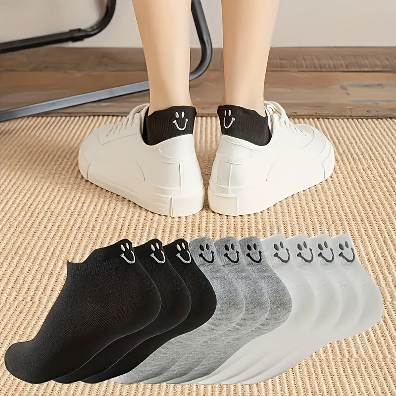 30-pair Mixed Color Black, White, and Gray Trendy Smiling Face Ankle Socks