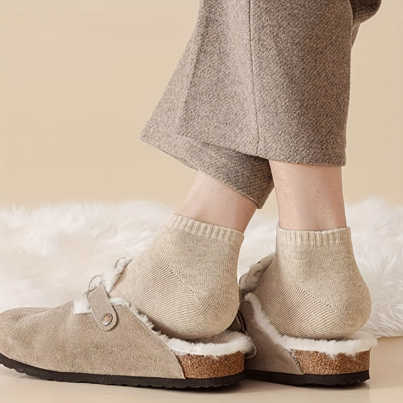 8 Pairs of Autumn\u002FWinter Short Novelty Solid Color Warm Sweat-Absorbent Simple -Lined Soft Comfortable Unisex Ankle Socks